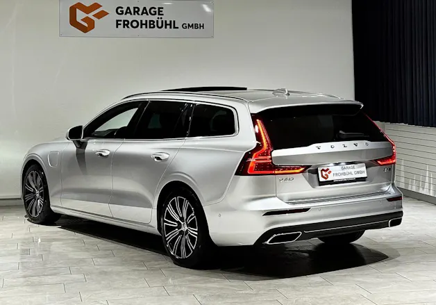 Volvo VOLVO V60 T8 eAWD Twin Engine R-Design Geartronic l CH l 1.Hand l