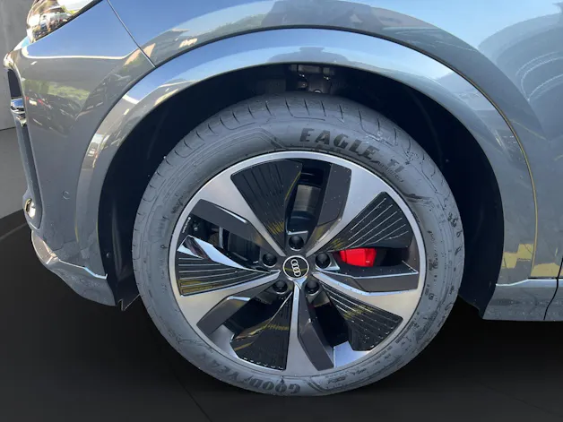Audi Q6 e-tron quattro