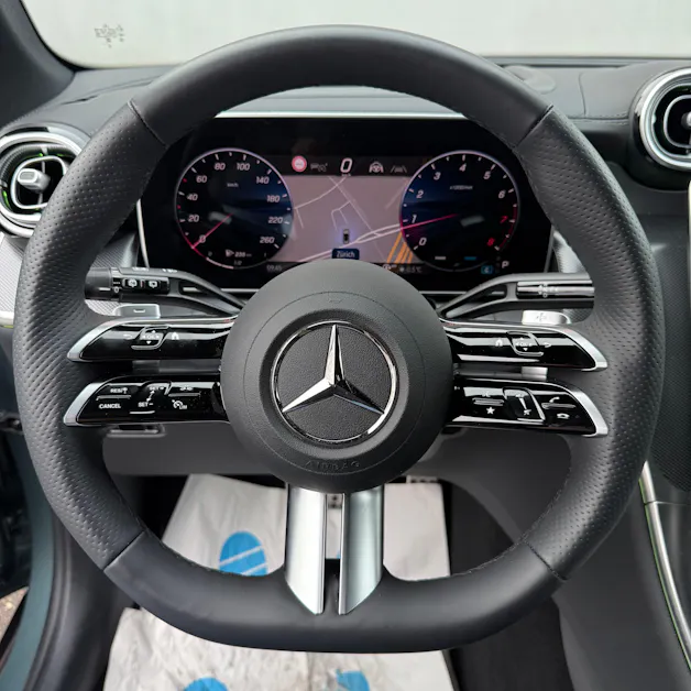 Mercedes-Benz GLC 300 AMG LINE 4Matic 9G-Tronic *CH-FAHRZEUG - 4 JAHRE GARANTIE - PANORAMA-DACH*
