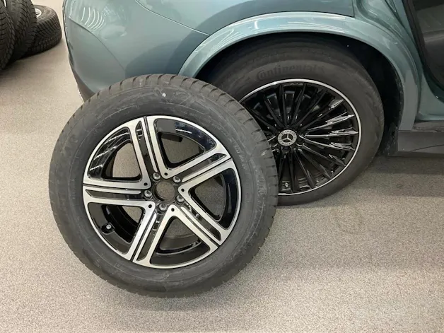 Mercedes-Benz GLC 300 AMG LINE 4Matic 9G-Tronic *CH-FAHRZEUG - 4 JAHRE GARANTIE - PANORAMA-DACH*
