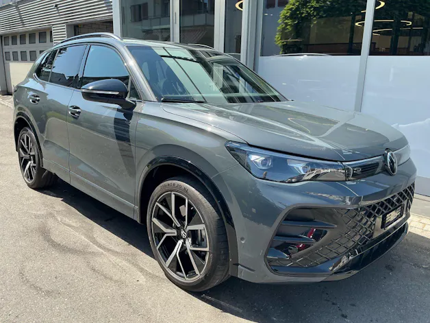 VW Tiguan 2.0 TSI 265 PS 4Motion R-Line *** PANORAMADACH & ANHÄNGERKUPPLUNG ***