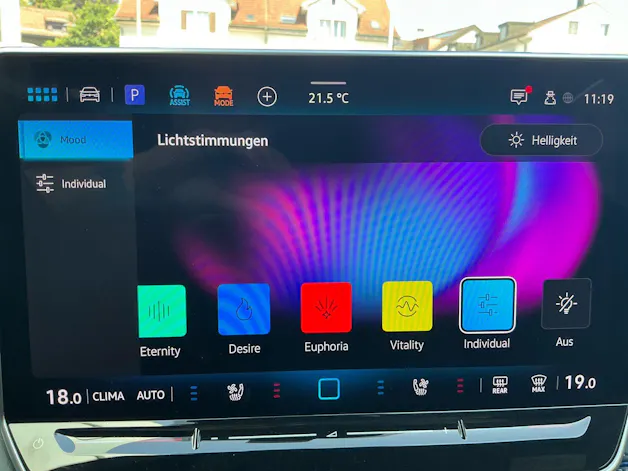 VW Tiguan 2.0 TSI 265 PS 4Motion R-Line *** PANORAMADACH & ANHÄNGERKUPPLUNG ***
