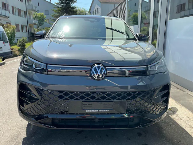 VW Tiguan 2.0 TSI 265 PS 4Motion R-Line *** PANORAMADACH & ANHÄNGERKUPPLUNG ***