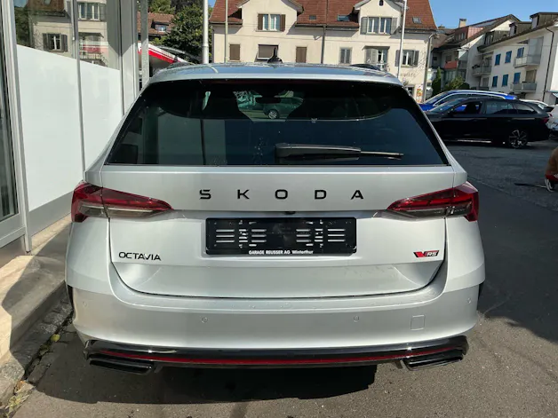 Škoda Octavia Combi 2.0 TSI RS *** 265 PS *** FACELIFT MODEL MIT ANHÄNGERKUPPLUNG ***