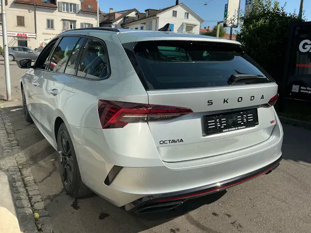 Škoda Octavia Combi 2.0 TSI RS *** 265 PS *** FACELIFT MODEL MIT ANHÄNGERKUPPLUNG ***