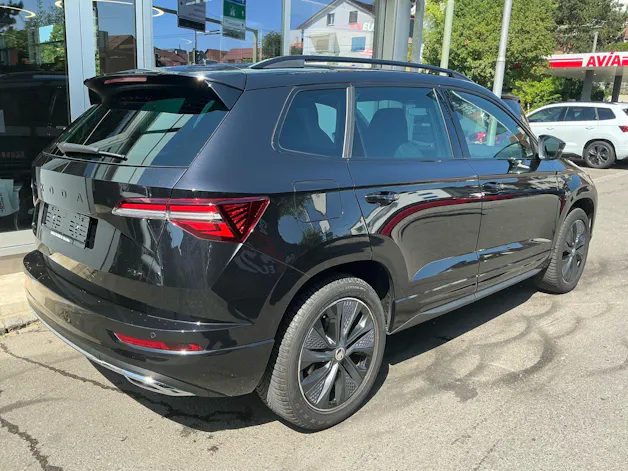 Škoda Karoq Sportline 4x4 *** PANORAMADACH & ANHÄNGERKUPPLUNG ***