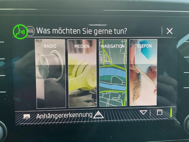 Škoda Karoq Sportline 4x4 *** PANORAMADACH & ANHÄNGERKUPPLUNG ***