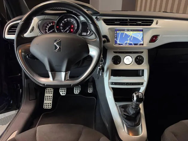 DS Automobiles AUTOMOBILES DS 3 1.2 PureTech Sport Chic