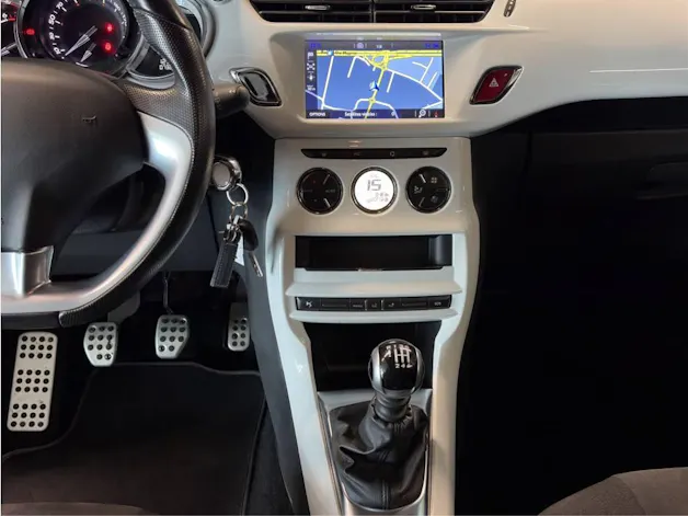 DS Automobiles AUTOMOBILES DS 3 1.2 PureTech Sport Chic