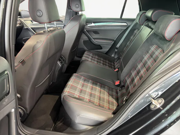 VW Golf 2.0 TSI GTI Performance