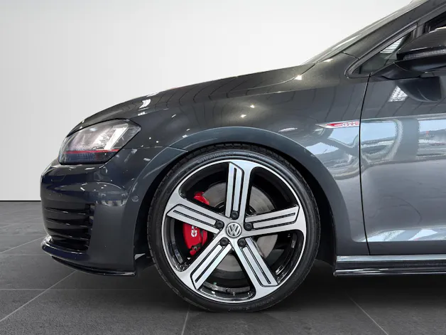 VW Golf 2.0 TSI GTI Performance