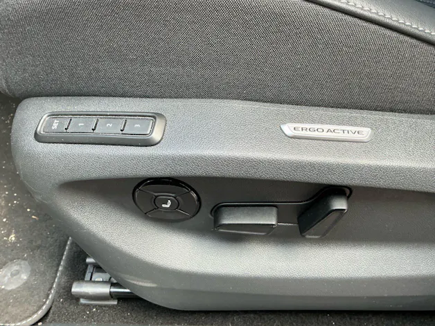 VW Tiguan 2.0 TSI 265 PS 4Motion R-Line *** PANORAMADACH & KLIMATISIERTE LEDERSITZE ***