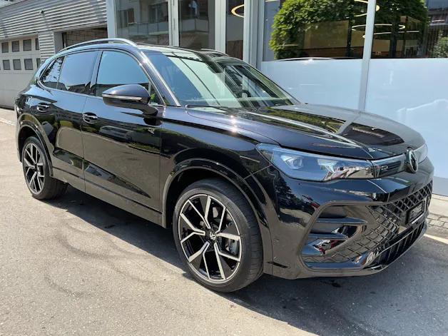 VW Tiguan 2.0 TSI 265 PS 4Motion R-Line *** PANORAMADACH & KLIMATISIERTE LEDERSITZE ***