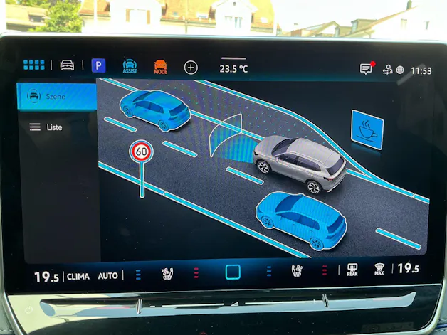 VW Tiguan 2.0 TSI 265 PS 4Motion R-Line *** PANORAMADACH & KLIMATISIERTE LEDERSITZE ***
