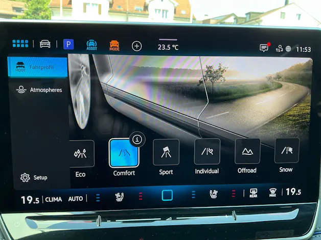 VW Tiguan 2.0 TSI 265 PS 4Motion R-Line *** PANORAMADACH & KLIMATISIERTE LEDERSITZE ***