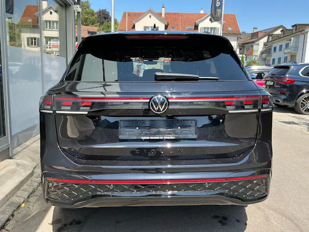 VW Tiguan 2.0 TSI 265 PS 4Motion R-Line *** PANORAMADACH & KLIMATISIERTE LEDERSITZE ***