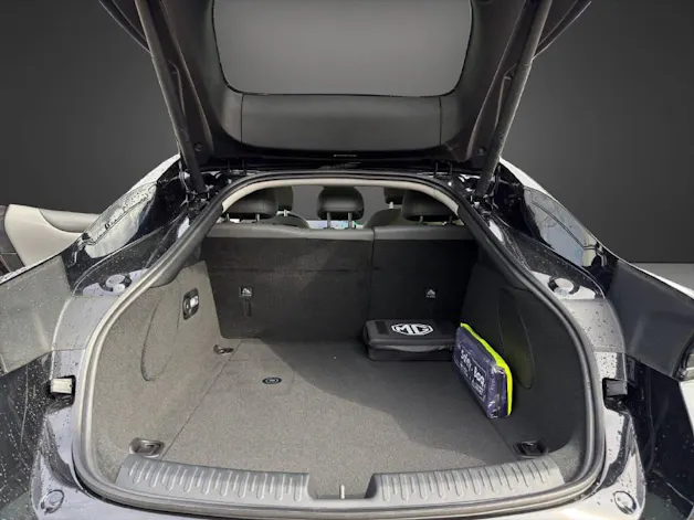 MG IM5 75 kWh Standard