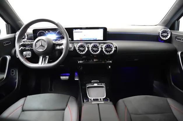 MERCEDES-BENZ A 250 e 8G-DCT