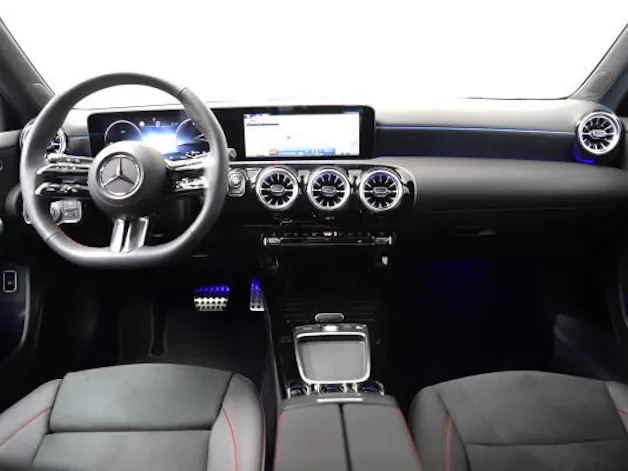 MERCEDES-BENZ A 250 e 8G-DCT