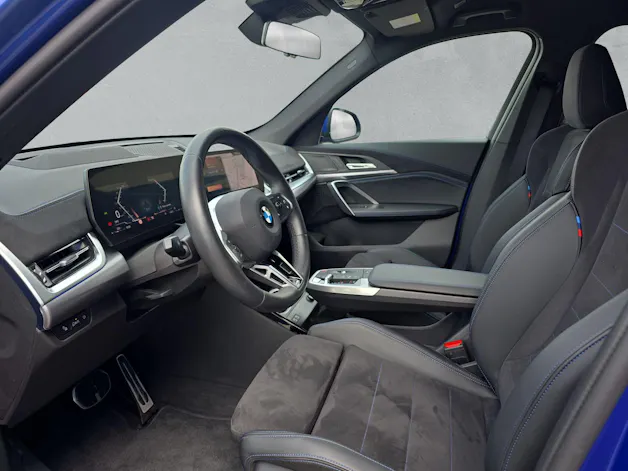 BMW X1 23i M Sport xDrive U11 (CH) AHK