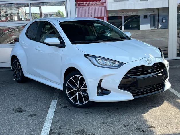 Toyota Yaris 1.5 VVT-i HSD Trend