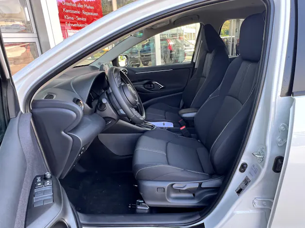 Toyota Yaris 1.5 VVT-i HSD Trend