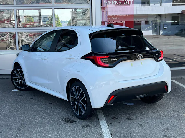 Toyota Yaris 1.5 VVT-i HSD Trend