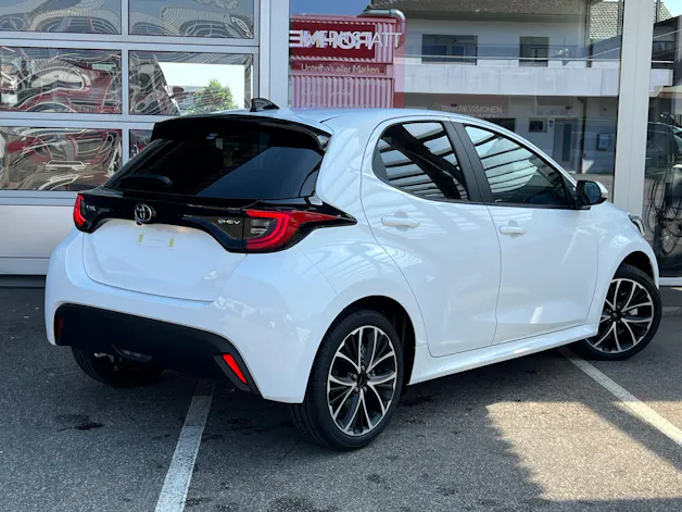 Toyota Yaris 1.5 VVT-i HSD Trend