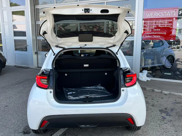 Toyota Yaris 1.5 VVT-i HSD Trend