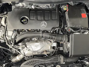 MERCEDES-BENZ GLA 250 Style 4matic
