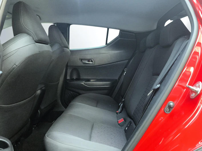 image du véhicule TOYOTA C-HR