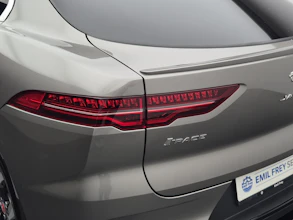 https://vehicle.imgix.net/4363218/84a7e018-1f03-4c1a-b844-23b0638add29.jpg