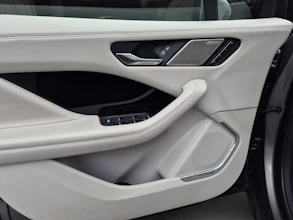 https://vehicle.imgix.net/4363218/e20a0aa3-2ad4-4334-9fe2-fbb462df2b89.jpg