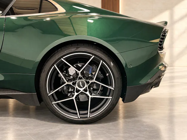 ASTON MARTIN Vanquish 5.2 V12 Bi-Turbo