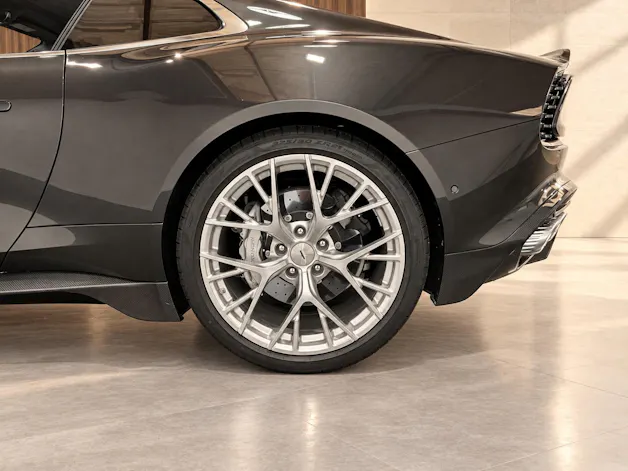ASTON MARTIN Vanquish 5.2 V12 Bi-Turbo