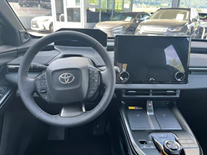 https://vehicle.imgix.net/4363249/40725f77-379b-4052-9081-017a1d714115.jpg