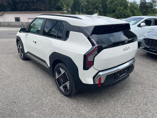 Kia EV3 81 kWh Earth+