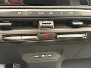 https://vehicle.imgix.net/4363409/b55519ec-7190-45a5-9837-407bf2b4bae6.jpeg