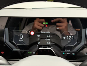 https://vehicle.imgix.net/4363409/f1b3a8b2-e972-4444-9838-533d72779999.jpeg