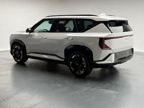 https://vehicle.imgix.net/4363440/003780b5-87c0-4f4a-8669-be431ce102c3.jpeg