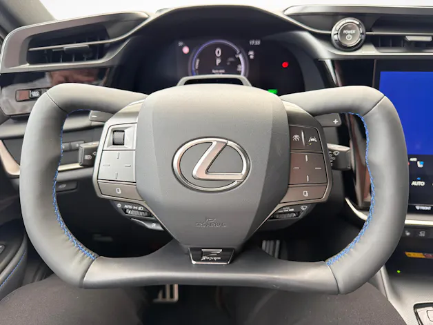 Lexus RZ 550e F Sport