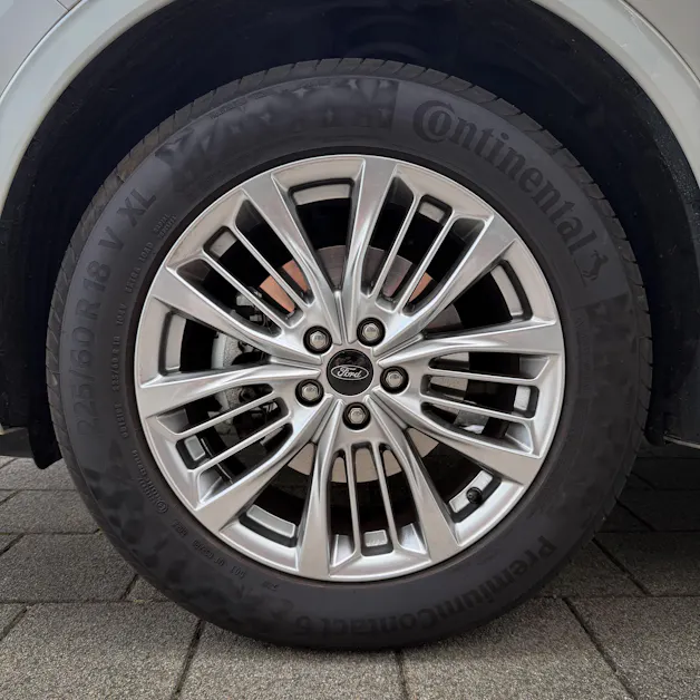 Ford Kuga 2.5 Hybrid Vignale 4x4