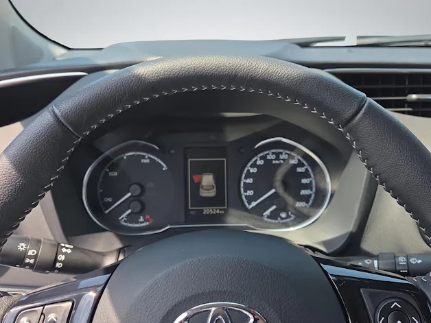 Toyota Yaris 1.5 VVT-i HSD Trend