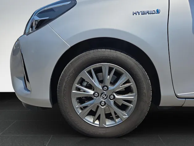 Toyota Yaris 1.5 VVT-i HSD Trend