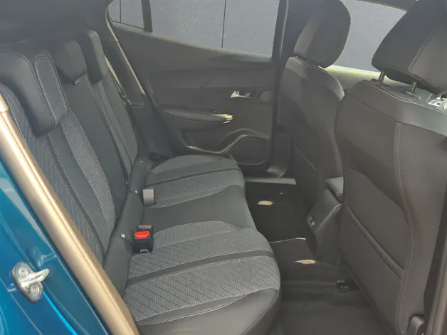 Peugeot 2008 1.2 Hybrid Allure
