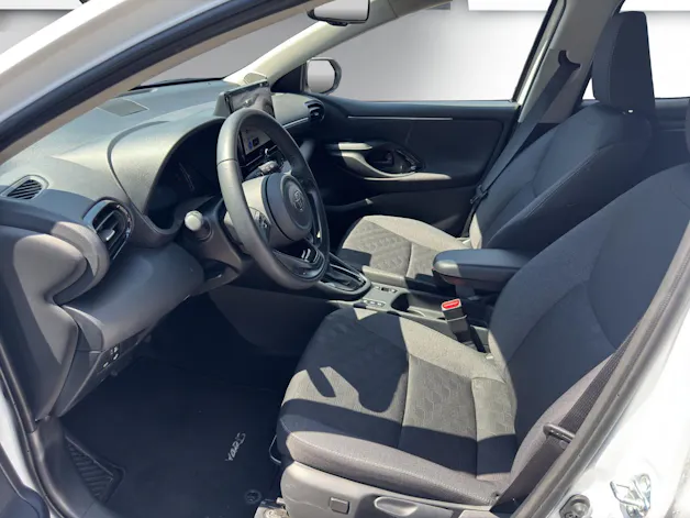 Toyota Yaris 1.5 VVT-i HSD Trend