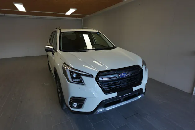 Subaru Forester Station 2.0i e-Boxer Swiss Plus