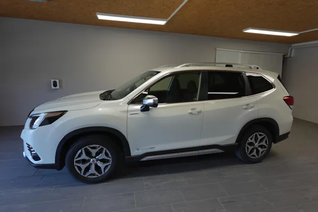 Subaru Forester Station 2.0i e-Boxer Swiss Plus