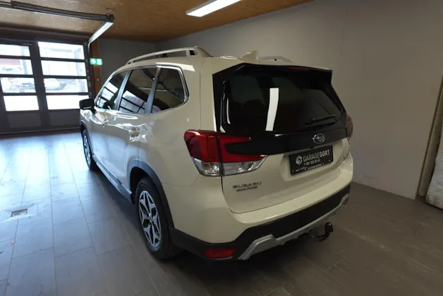 Subaru Forester Station 2.0i e-Boxer Swiss Plus