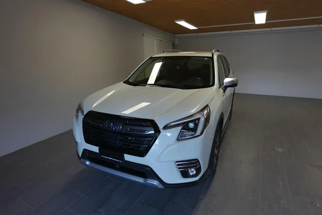 Subaru Forester Station 2.0i e-Boxer Swiss Plus